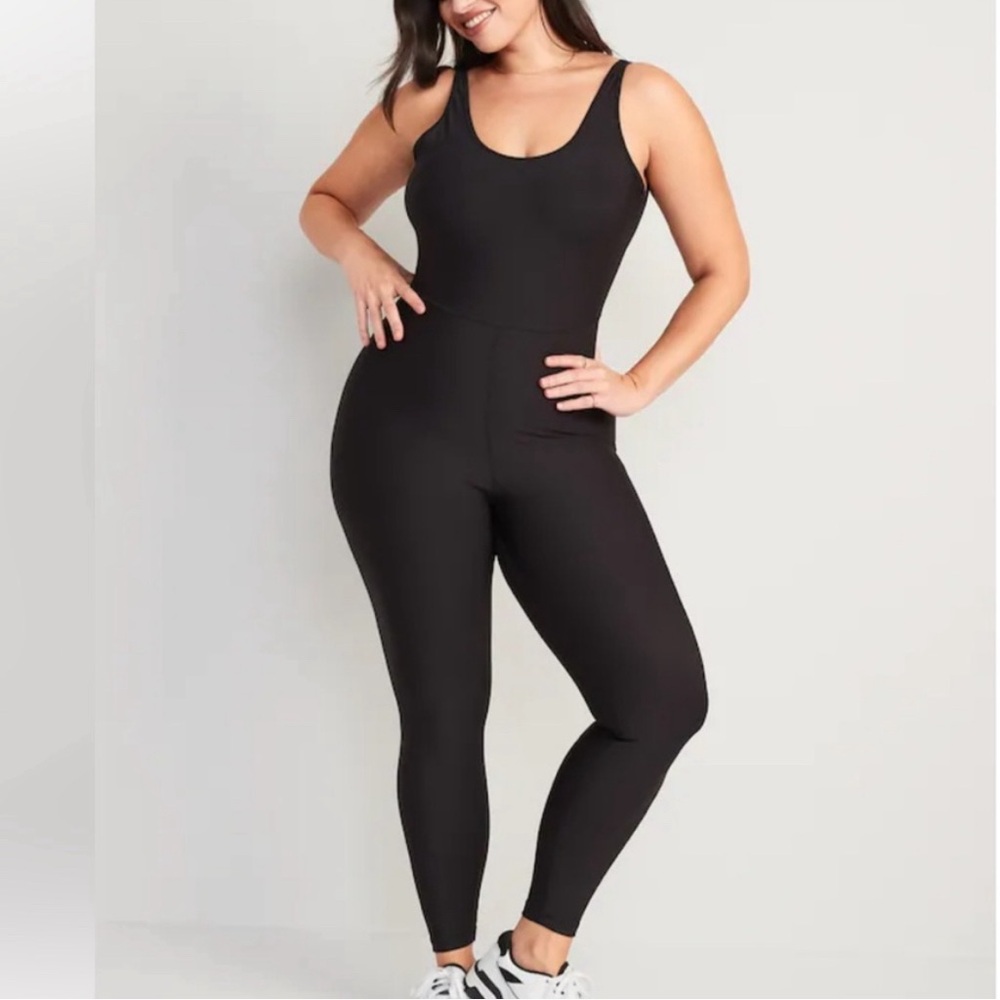 Old Navy Go Dry workout jumper